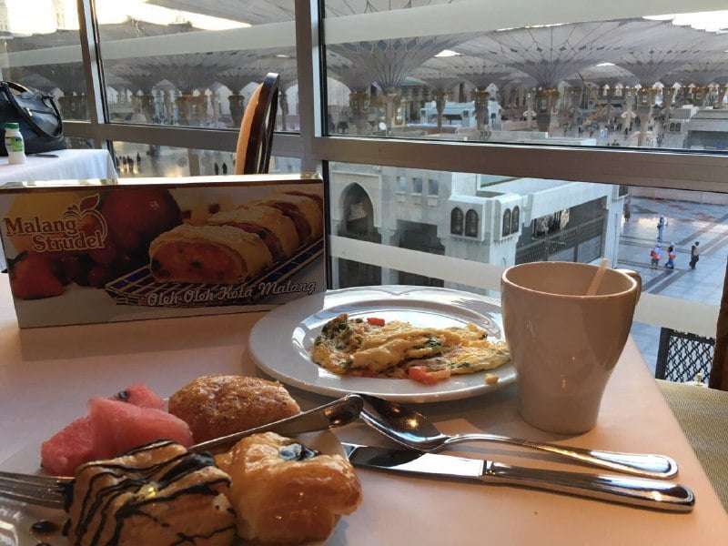 Adab Makan dan Minum Yang Baik - Malang Strudel