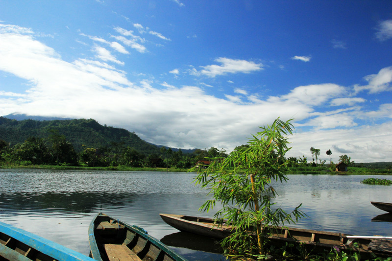 Main Perahu, Bonus Pemandangan Spektakuler di Waduk Selorejo Malang